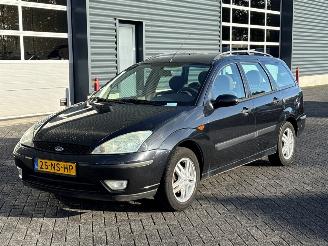 uszkodzony samochody osobowe Ford Focus 1.6 16V Combi/o  Benzine 1.596cc 74kW (101pk) FWD 2004/1