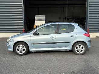 Peugeot 206 1.4, Hatchback  Benzine 1.360cc 55kW (75pk) FWD picture 2