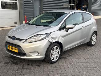 uszkodzony samochody osobowe Ford Fiesta 1.25 16V Hatchback  Benzine 1.242cc 44kW (60pk) FWD 2010/11