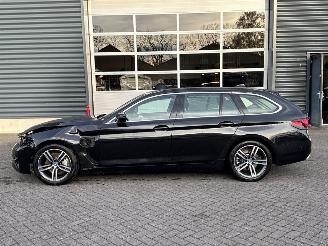 BMW 5-serie 530e xDrive 2.0 Turbo 16V Combi/o  Elektrisch Benzine 1.998cc 215kW (292pk) 4x4 picture 2