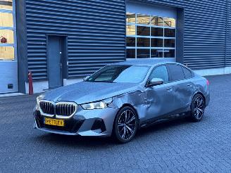 Coche accidentado BMW 5-serie 520d M pakket M pro 48V 2.0 TwinPower Turbo 16V Sedan 4Dr Elektrisch Diesel 1.995cc 145kW (197pk) 2024/9