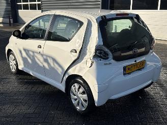 Toyota Aygo 1.0 12V VVT-i Hatchback  Benzine 998cc 50kW (68pk) FWD picture 3