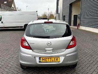 Opel Corsa 1.2 16V Hatchback  Benzine 1.229cc 63kW (86pk) FWD picture 4