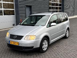 Coche accidentado Volkswagen Touran 1.6 FSI 16V MPV  Benzine 1.598cc 85kW (116pk) FWD 2003/6