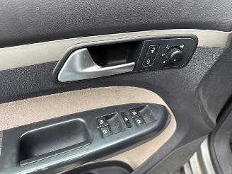 Volkswagen Touran 1.4 16V TSI 140 MPV  Benzine 1.390cc 103kW (140pk) FWD picture 18