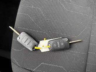 Kia Picanto 1.2 16V Hatchback  Benzine 1.248cc 63kW (86pk) FWD picture 19