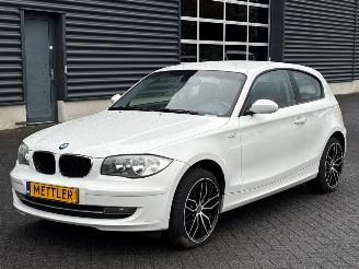 Coche accidentado BMW 1-serie 118i 16V Hatchback 2Dr Benzine 1.995cc 105kW (143pk) RWD 2009/6