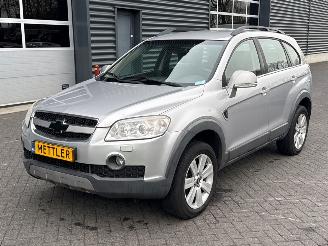 damaged passenger cars Chevrolet Captiva 3.2 V6 24V 4x4 SUV  Benzine 3.195cc 169kW (230pk) 4x4 2007/3
