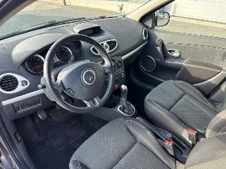 Renault Clio 1.2 16V 75 Hatchback  Benzine 1.149cc 55kW (75pk) FWD picture 12