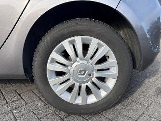 Renault Clio 1.2 16V 75 Hatchback  Benzine 1.149cc 55kW (75pk) FWD picture 25