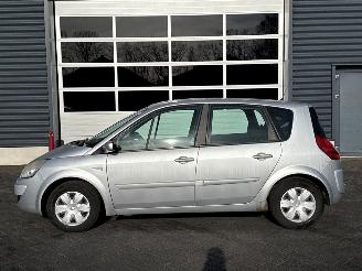 Renault Scenic 1.6 16V MPV  Benzine 1.598cc 82kW (111pk) FWD picture 2