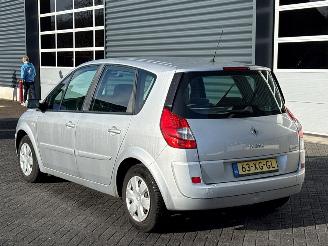 Renault Scenic 1.6 16V MPV  Benzine 1.598cc 82kW (111pk) FWD picture 3