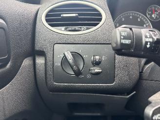 Ford Focus 1.6 16V Hatchback  Benzine 1.596cc 74kW (101pk) FWD picture 19