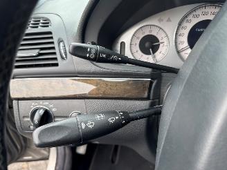 Mercedes E-klasse 3.2 E-320 CDI 24V Sedan 4Dr Diesel 3.222cc 150kW (204pk) RWD picture 21