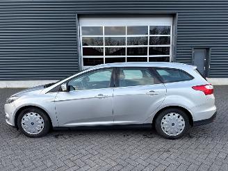 Ford Focus 1.6 TDCi ECOnetic Combi/o  Diesel 1.560cc 77kW (105pk) FWD picture 2
