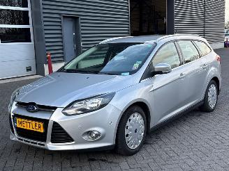 Schadeauto Ford Focus 1.6 TDCi ECOnetic Combi/o  Diesel 1.560cc 77kW (105pk) FWD 2013/12