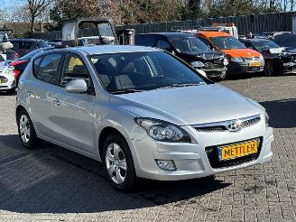Hyundai I-30 1.4 CVVT 16V Hatchback  Benzine 1.396cc 80kW (109pk) FWD picture 7