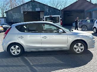 Hyundai I-30 1.4 CVVT 16V Hatchback  Benzine 1.396cc 80kW (109pk) FWD picture 6