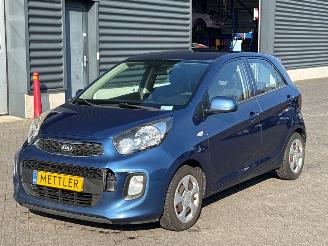 Vaurioauto  passenger cars Kia Picanto 1.0 12V Hatchback  Benzine 998cc 49kW (67pk) FWD 2015/9