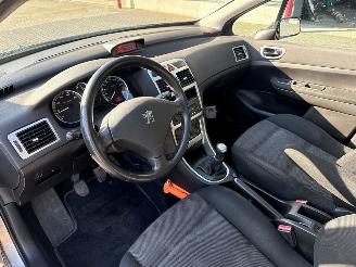 Peugeot 307 1.6 16V Combi/o  Benzine 1.587cc 80kW (109pk) FWD picture 12