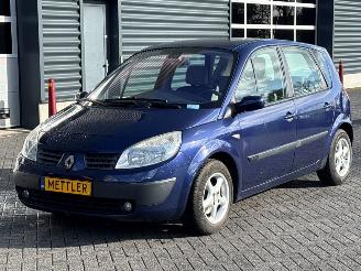 skadebil auto Renault Mégane Scénic 1.6 16V MPV  Benzine 1.598cc 83kW (113pk) FWD 2005/1
