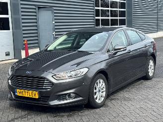 Damaged car Ford Mondeo 1.5 EcoBoost 16V Hatchback  Benzine 1.498cc 118kW (160pk) FWD 2016/8