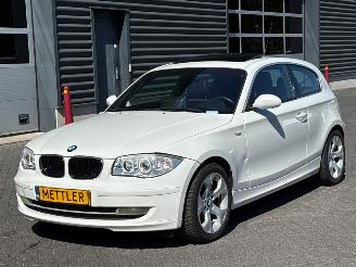 damaged passenger cars BMW 1-serie 118i 16V Hatchback 2Dr Benzine 1.995cc 105kW (143pk) RWD 2007/8