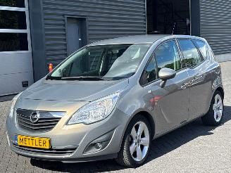 krockskadad bil auto Opel Meriva 1.4 Turbo 16V ecoFLEX MPV  Benzine 1.364cc 88kW (120pk) FWD 2010/6