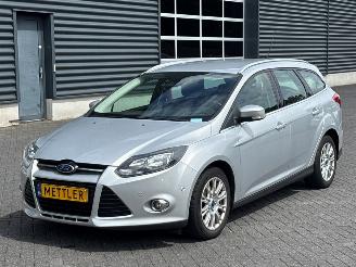 krockskadad bil auto Ford Focus 1.6 TDCi ECOnetic Combi/o  Diesel 1.560cc 77kW (105pk) FWD 2013/4