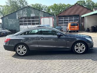 Mercedes E-klasse E-350 CGI V6 24V Coupe 2Dr Benzine 3.498cc 215kW (292pk) RWD picture 6