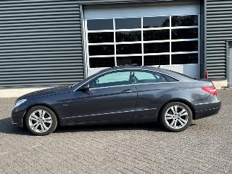 Mercedes E-klasse E-350 CGI V6 24V Coupe 2Dr Benzine 3.498cc 215kW (292pk) RWD picture 2
