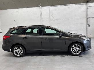 Ford Focus 1.0 Ti-VCT EcoBoost picture 6