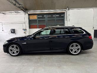 BMW 5-serie 520i 16V Combi/o  Benzine 1.997cc 135kW (184pk) RWD picture 2