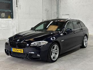 Vaurioauto  passenger cars BMW 5-serie 520i 16V Combi/o  Benzine 1.997cc 135kW (184pk) RWD 2013/7