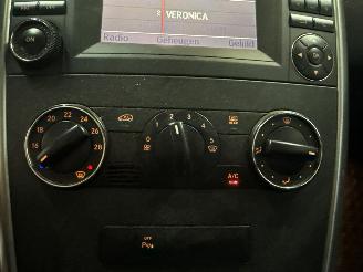 Mercedes B-klasse 2.0 B-180 CDI 16V Hatchback  Diesel 1.991cc 80kW (109pk) FWD picture 15