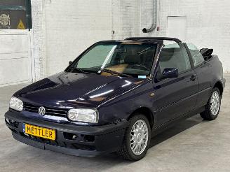 Schadeauto Volkswagen Golf 1.8 Cabrio  Benzine 1.781cc 55kW (75pk) FWD 1996/10