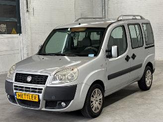 Vaurioauto  passenger cars Fiat Doblo 1.4 MPV  Benzine 1.368cc 57kW (77pk) FWD 2009/4