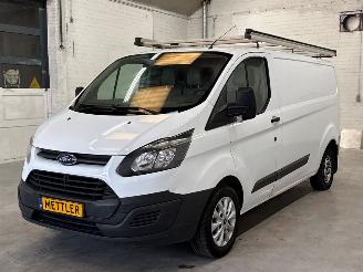 uszkodzony samochody ciężarowe Ford Transit Custom CUSTOM 2.2 TDCi 16V Bestel  Diesel 2.198cc 92kW (125pk) FWD 2015/1