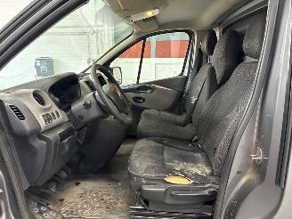 Renault Trafic 1.6 dCi 120 Twin Turbo picture 16