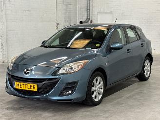 Voiture accidenté Mazda 3 1.6i MZR 16V Hatchback  Benzine 1.598cc 77kW (105pk) FWD 2011/7