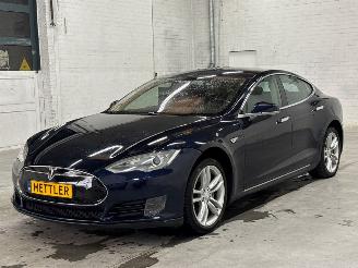 Vaurioauto  passenger cars Tesla Model S 85 Liftback  Elektrisch  270kW (367pk) RWD 2013/12