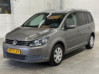 Voiture accidenté Volkswagen Touran 1.2 TSI MPV  Benzine 1.197cc 77kW (105pk) FWD 2011/6