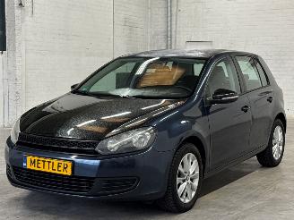 damaged passenger cars Volkswagen Golf 1.4 TSI 122 16V Hatchback  Benzine 1.390cc 90kW (122pk) FWD 2011/2