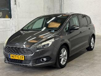 Voiture accidenté Ford S-Max 2.0 TDCi 180 16V 4x4 MPV  Diesel 1.997cc 132kW (179pk) 4x4 2016/8