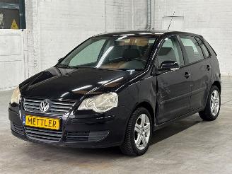 damaged passenger cars Volkswagen Polo 1.4 16V Hatchback  Benzine 1.390cc 59kW (80pk) FWD 2007/7