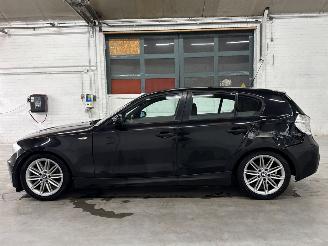BMW 1-serie 116i 1.6 16V Hatchback 4Dr Benzine 1.596cc 85kW (116pk) RWD picture 2