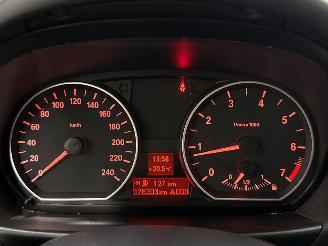 BMW 1-serie 116i 1.6 16V Hatchback 4Dr Benzine 1.596cc 85kW (116pk) RWD picture 14