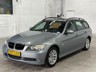 Vaurioauto  passenger cars BMW 3-serie 318i 2006/4