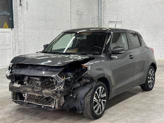 Voiture accidenté Suzuki Swift 1.2 Dual Jet 16V Smart Hybrid Hatchback 4Dr Elektrisch Benzine 1.242cc 61kW (83pk) FWD 2020/9