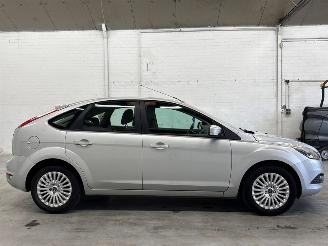 Ford Focus 1.6 16V Hatchback  Benzine 1.596cc 74kW (101pk) FWD picture 6